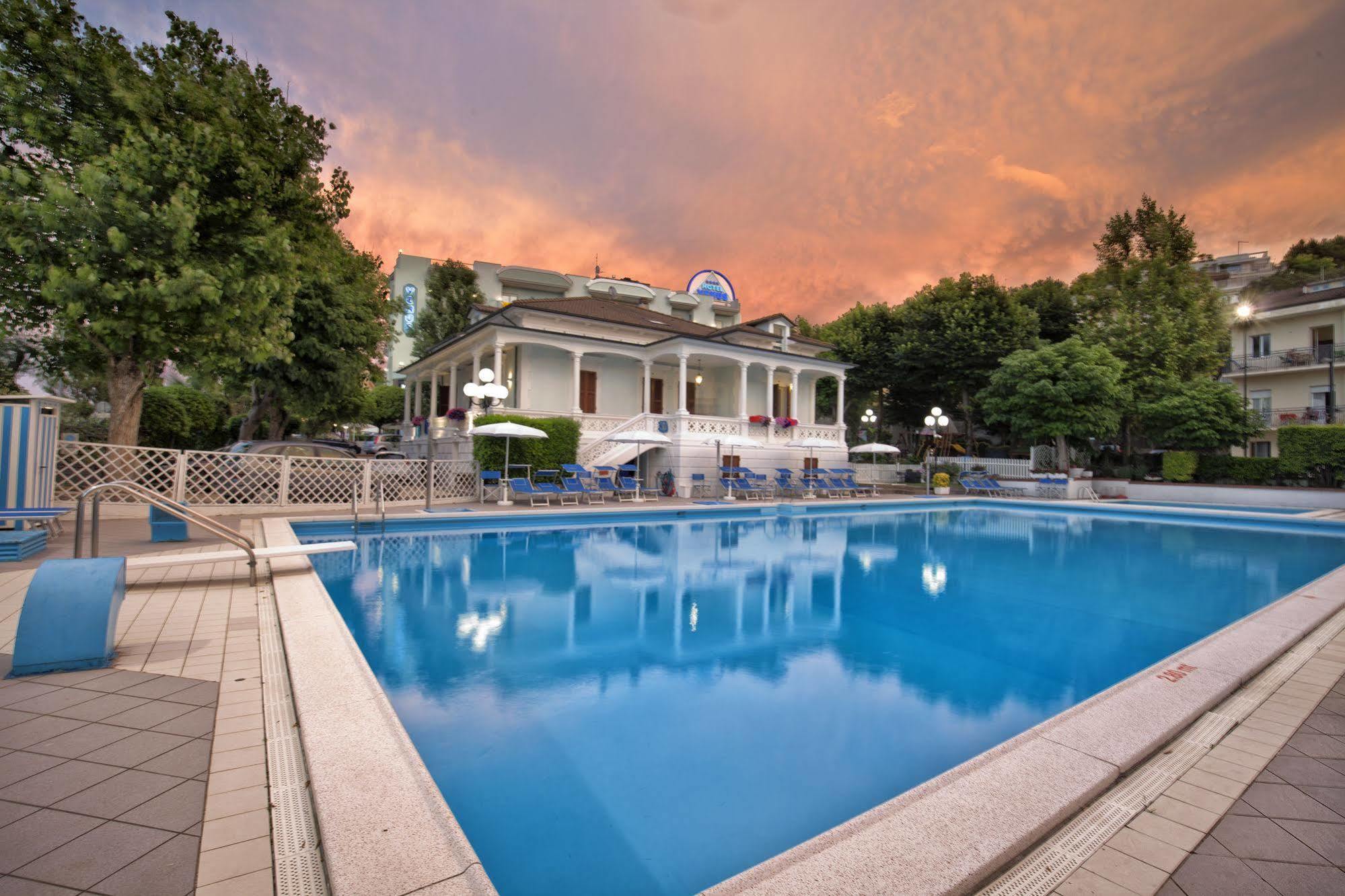 גביצ'ה מארה Hotel Venus מראה חיצוני תמונה