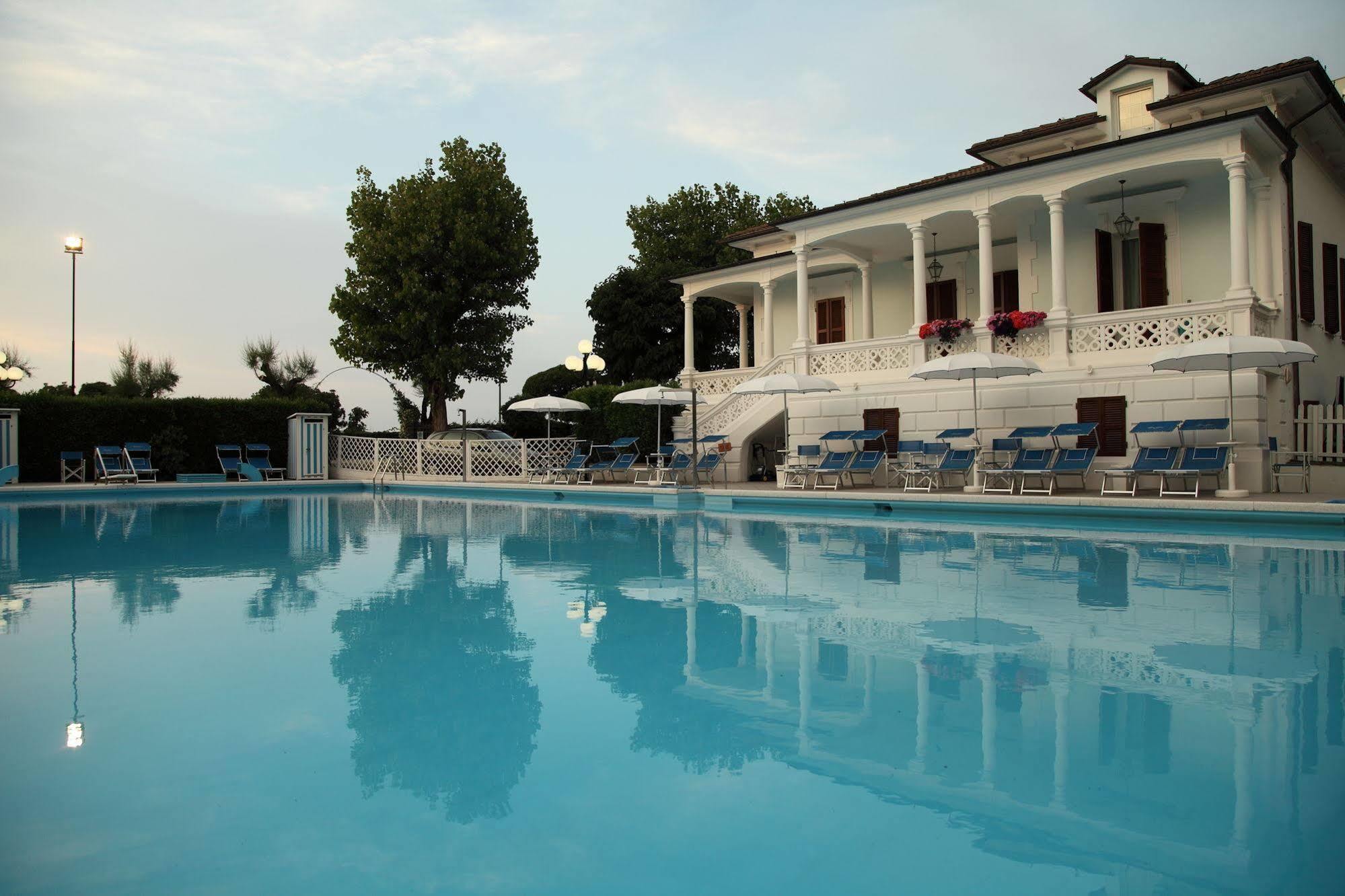 גביצ'ה מארה Hotel Venus מראה חיצוני תמונה