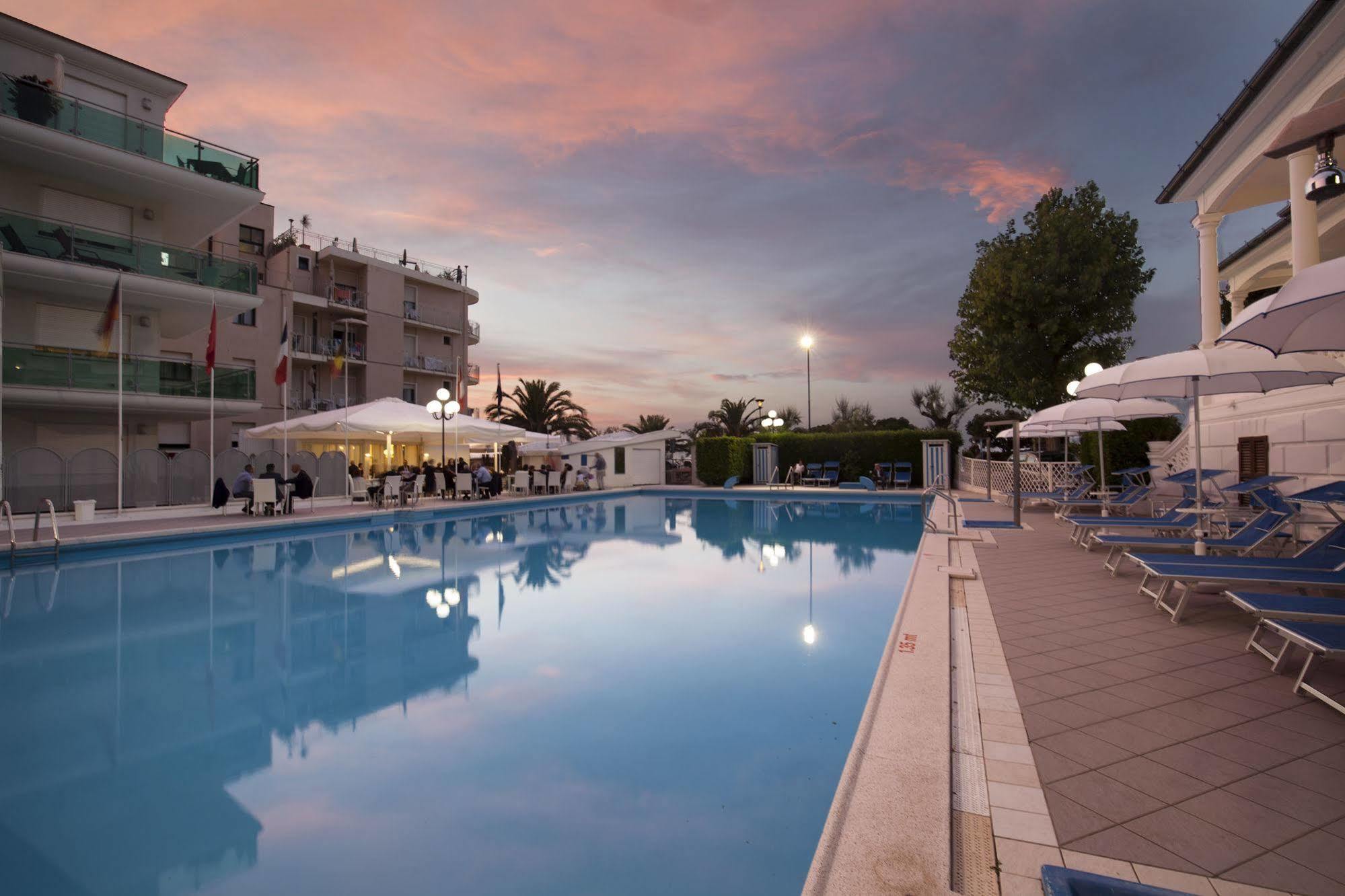גביצ'ה מארה Hotel Venus מראה חיצוני תמונה