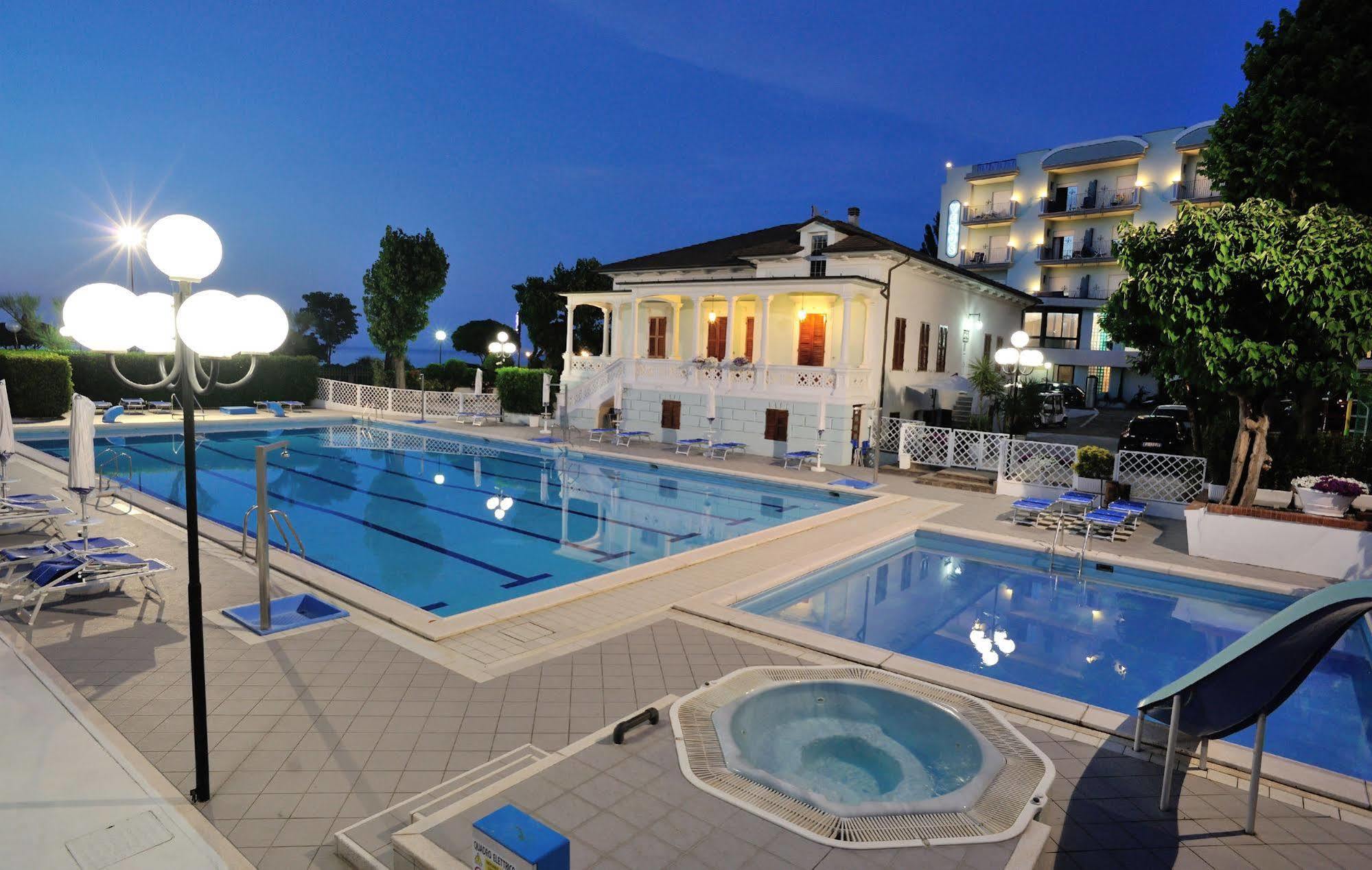 גביצ'ה מארה Hotel Venus מראה חיצוני תמונה